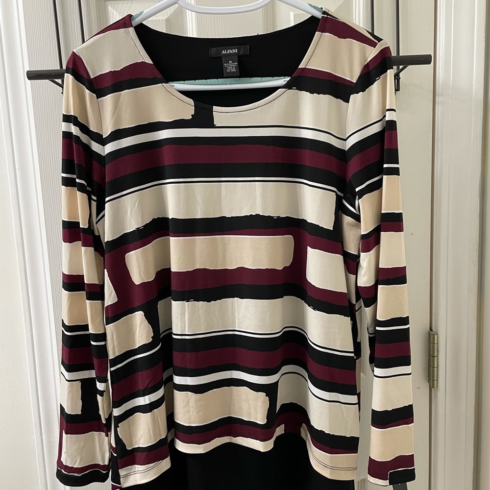 NWT Alfani shirt. Size Medium.